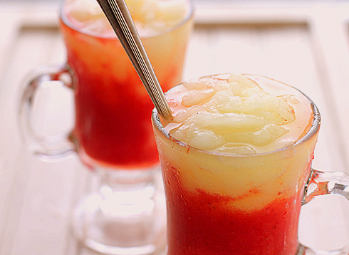 Buzlu çilekli limonata