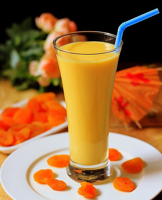 kuru-kayisi-sutlu-icecek